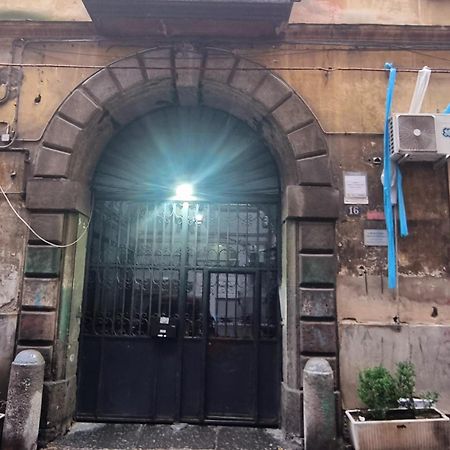 A Casarell Apartment Napoli Bagian luar foto