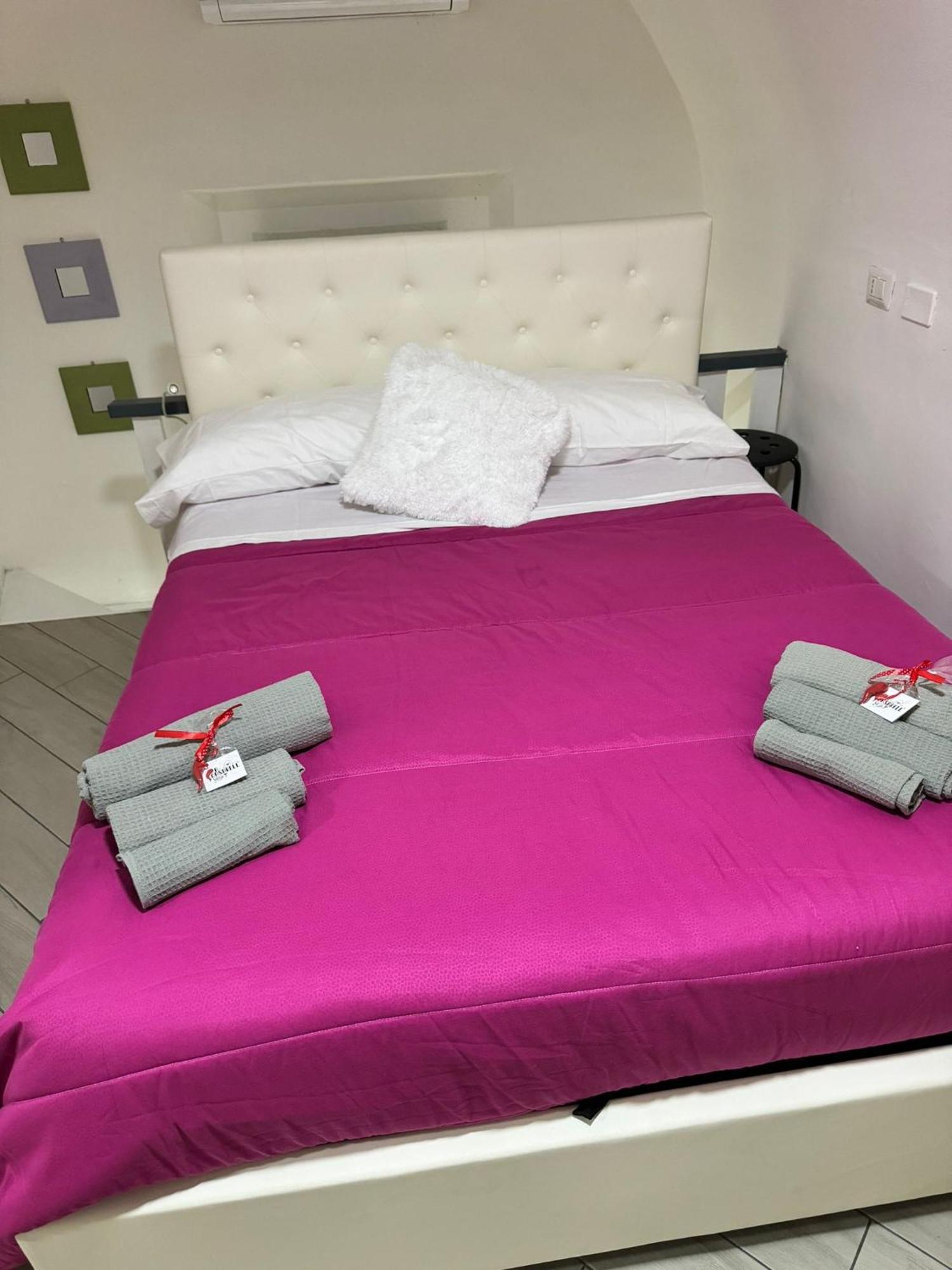 A Casarell Apartment Napoli Bagian luar foto