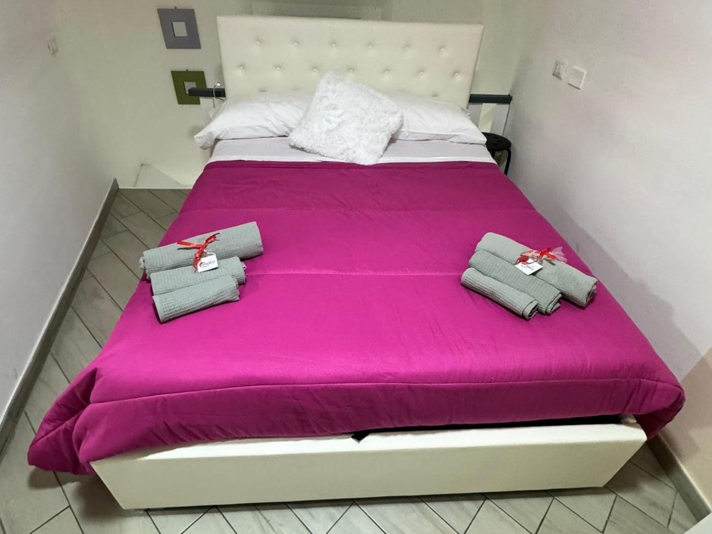 A Casarell Apartment Napoli Bagian luar foto