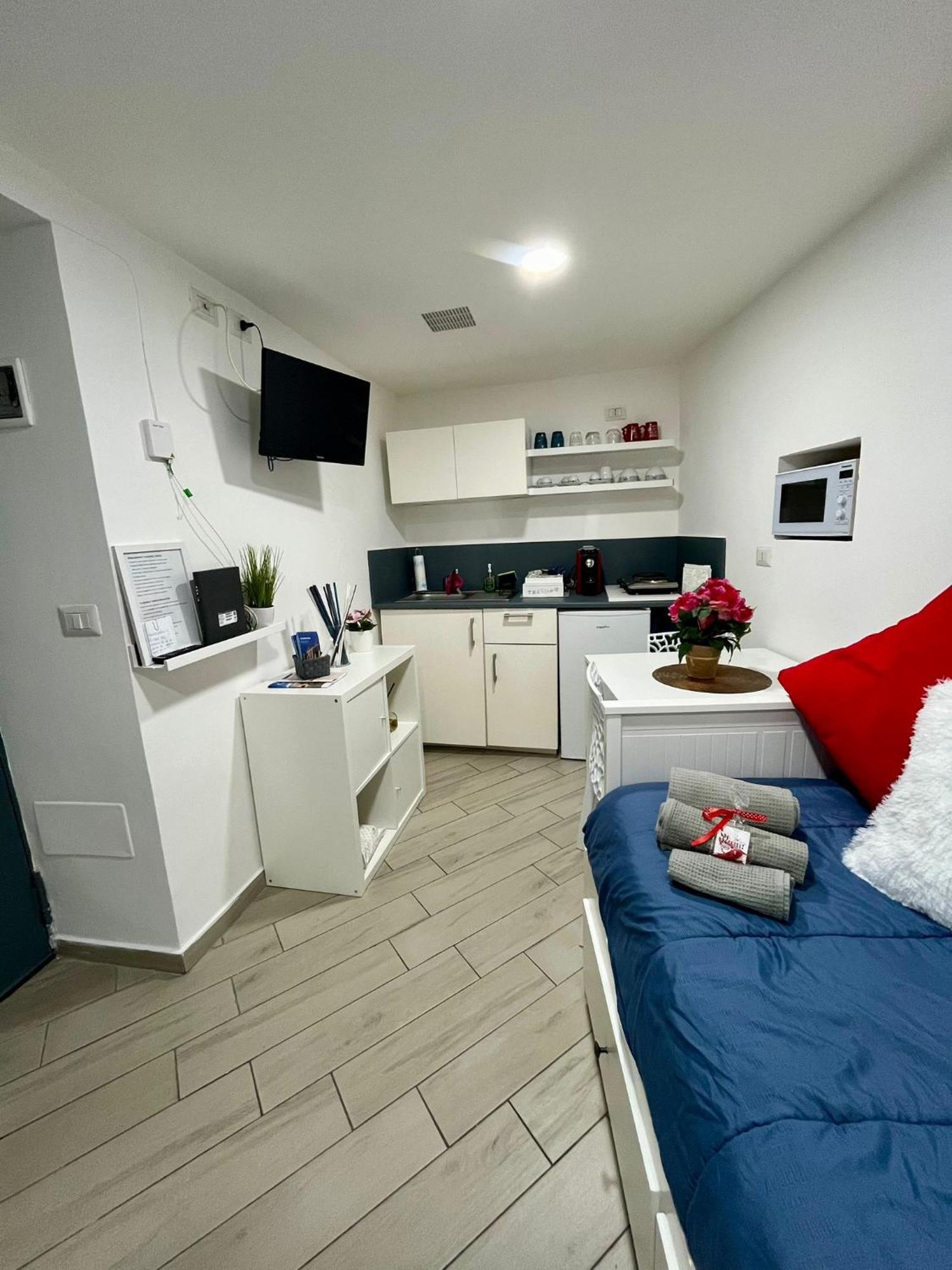 A Casarell Apartment Napoli Bagian luar foto