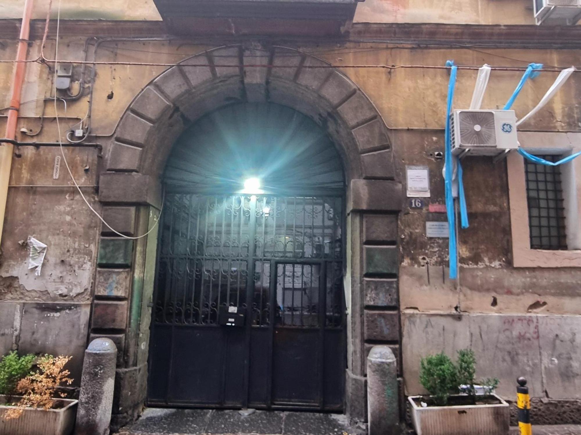 A Casarell Apartment Napoli Bagian luar foto